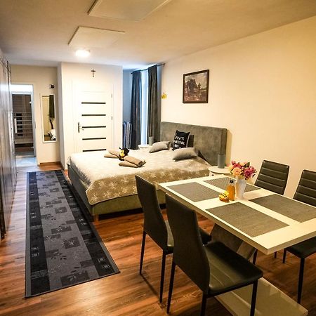 Honey Apartment Lendava Eksteriør billede