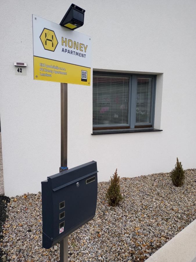 Honey Apartment Lendava Eksteriør billede