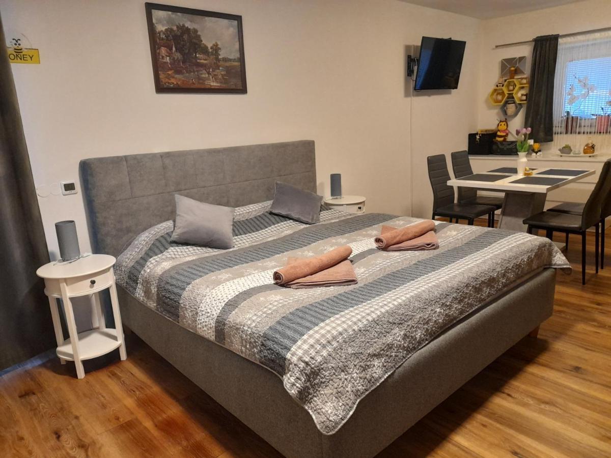 Honey Apartment Lendava Eksteriør billede